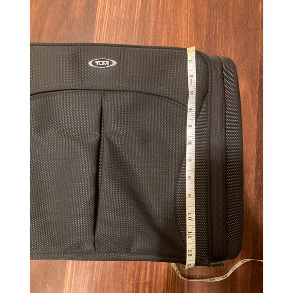Black Tumi Luggage Bag - Picture 8 of 9